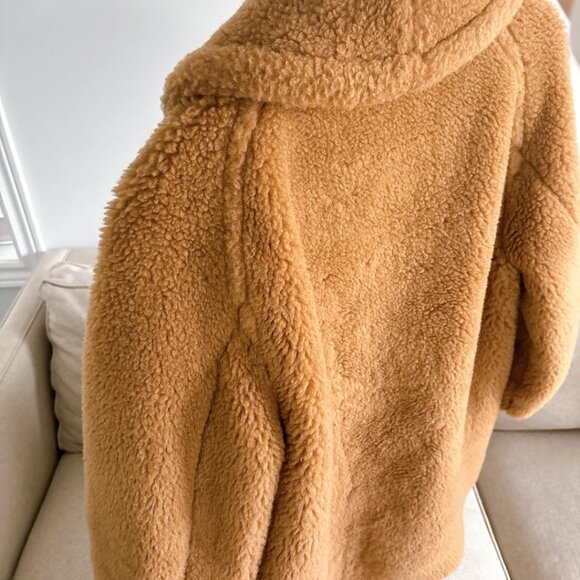 90% NEW MAX MARA TEDDY MID LENGTH CLASSIC JACKET, SIZE 42 medium - Picture 13 of 17